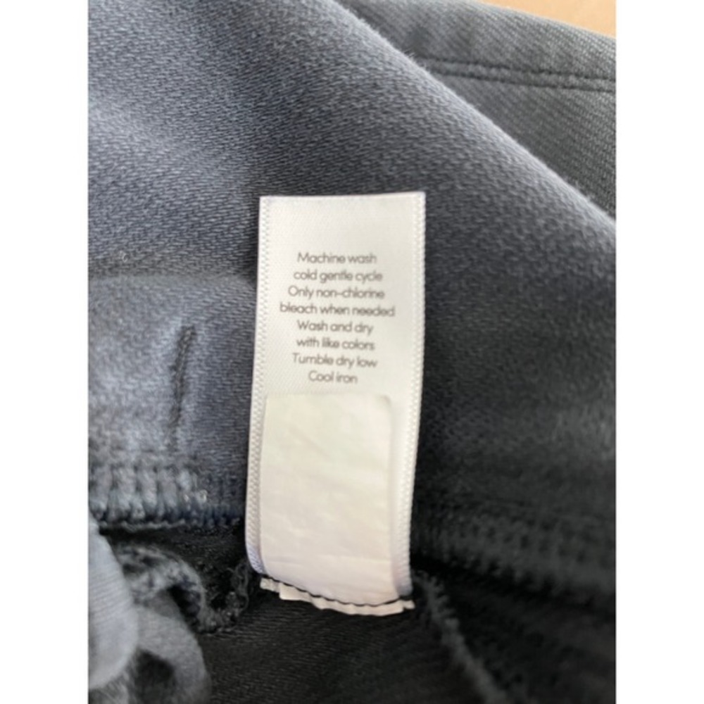 Athleta Charcoal Gray Drawstring Zipper Pocket Athletic Shorts Womens Size M - Picture 11 of 11